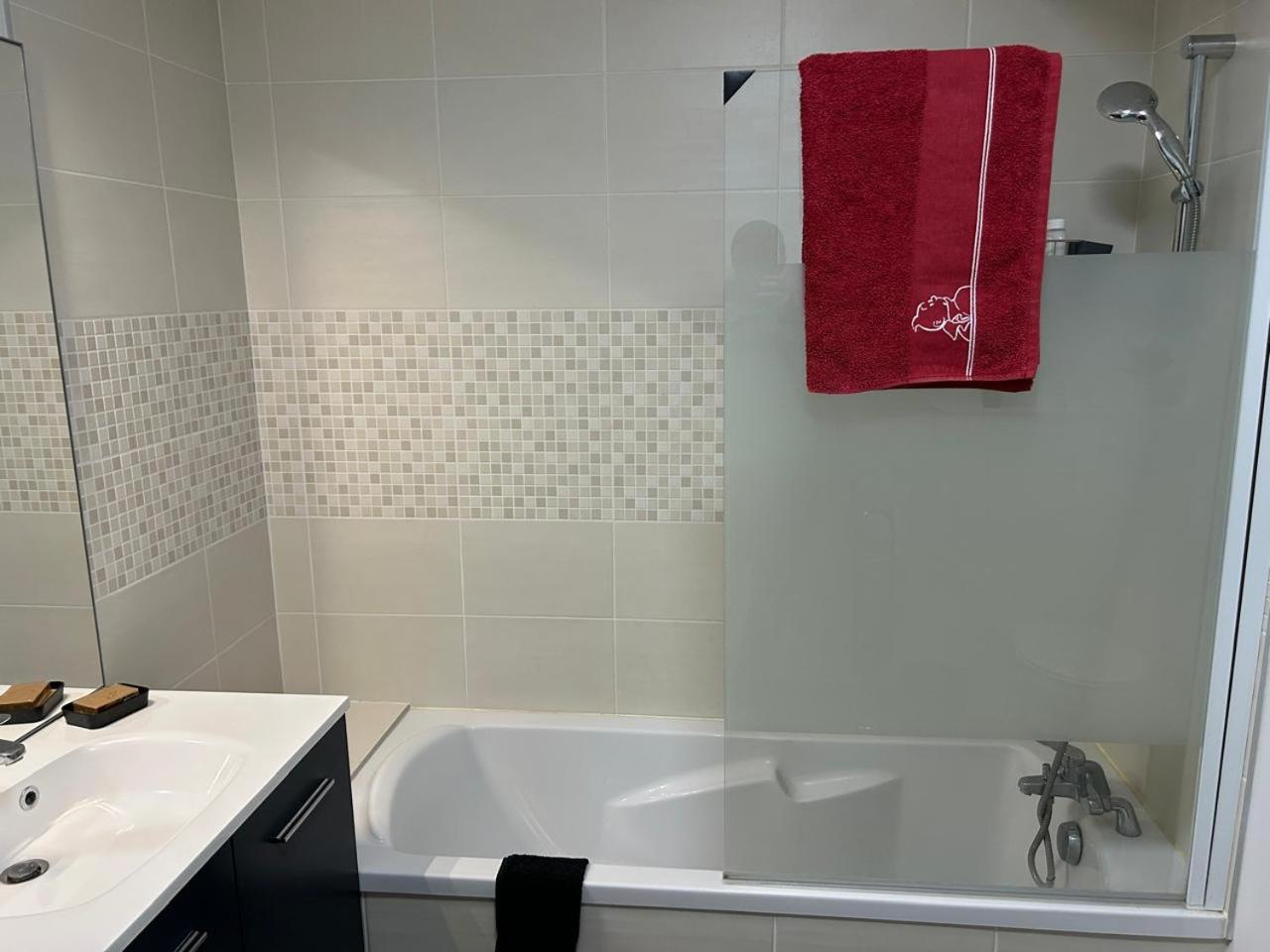 L'Appartement Bleu-T2-Annemasse Luaran gambar